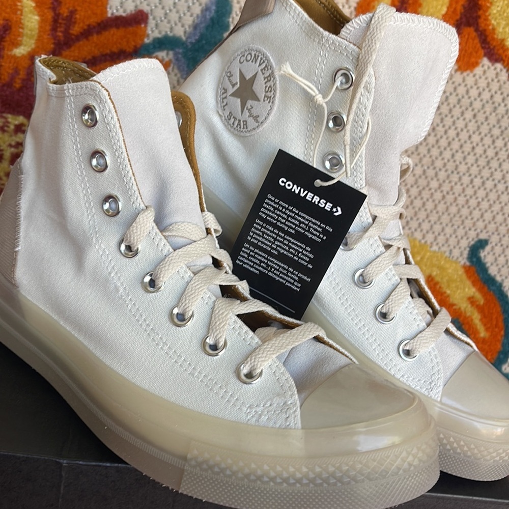Converse A03294C
CTAS CX HI
EGRET/NOMAD KHAKI/WHEAT WMNS sneakers - Picture 10 of 16